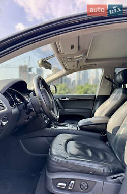 Внедорожник / Кроссовер Audi Q7 2015 в 
