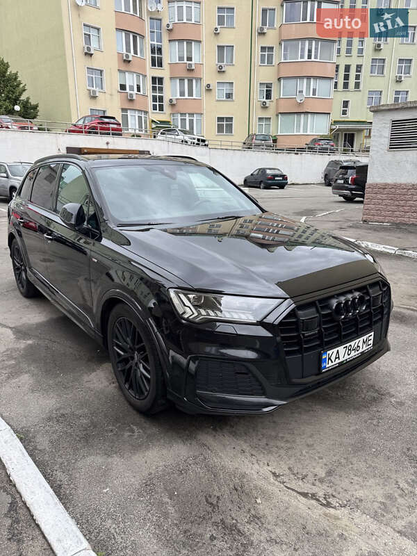 Внедорожник / Кроссовер Audi Q7 2019 в Киеве