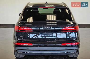 Внедорожник / Кроссовер Audi Q7 2022 в 