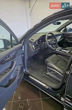 Внедорожник / Кроссовер Audi Q7 2022 в 
