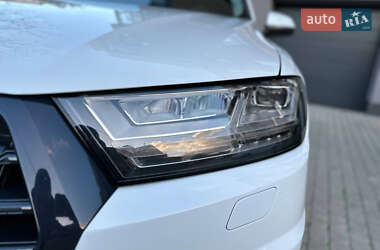 Внедорожник / Кроссовер Audi Q7 2017 в 