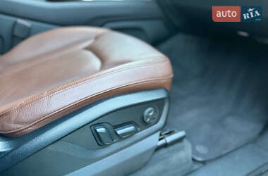 Внедорожник / Кроссовер Audi Q7 2017 в 