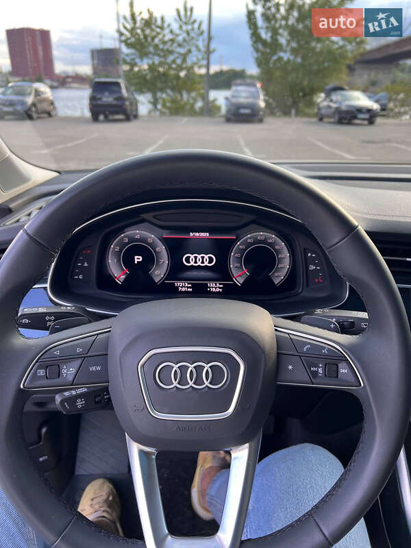Внедорожник / Кроссовер Audi Q7 2023 в Киеве