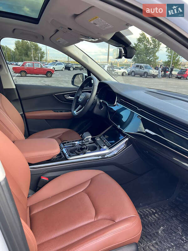 Внедорожник / Кроссовер Audi Q7 2023 в Киеве