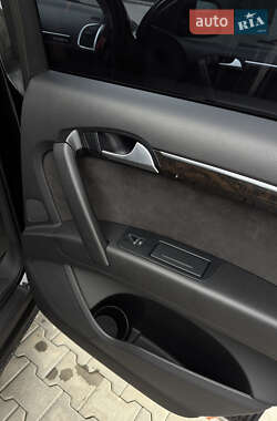Внедорожник / Кроссовер Audi Q7 2014 в 