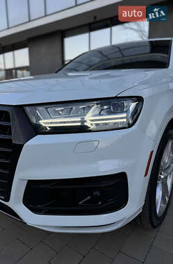 Внедорожник / Кроссовер Audi Q7 2018 в 