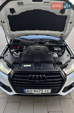Внедорожник / Кроссовер Audi Q7 2018 в 