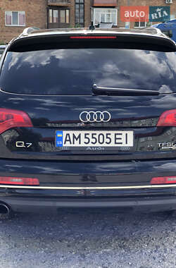 Внедорожник / Кроссовер Audi Q7 2014 в 