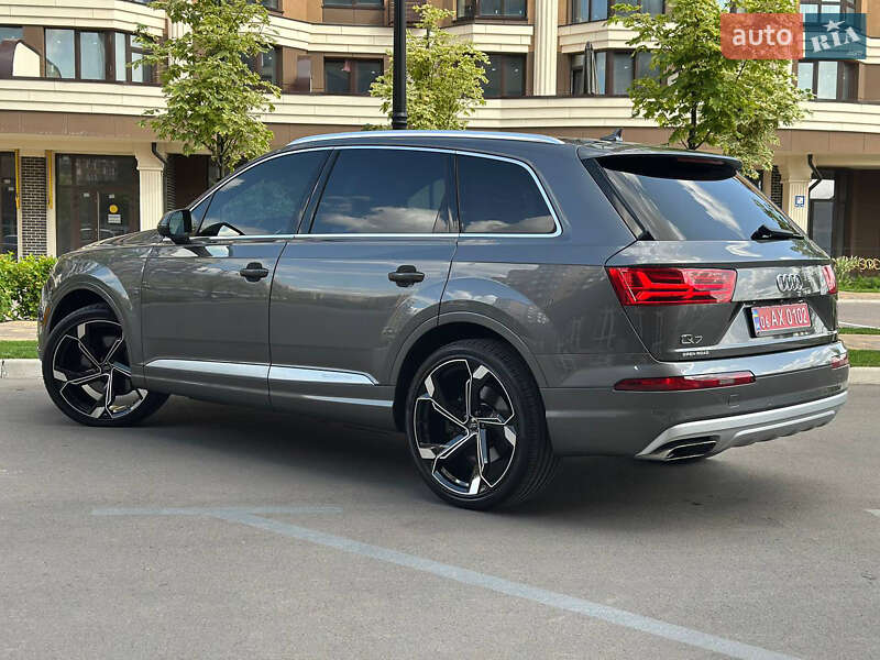 Внедорожник / Кроссовер Audi Q7 2019 в Киеве