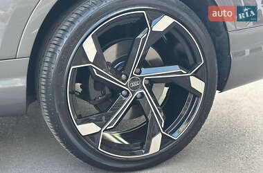 Внедорожник / Кроссовер Audi Q7 2019 в 