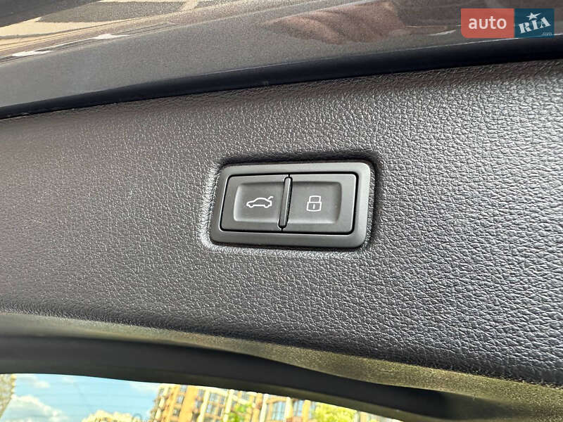 Внедорожник / Кроссовер Audi Q7 2019 в Киеве