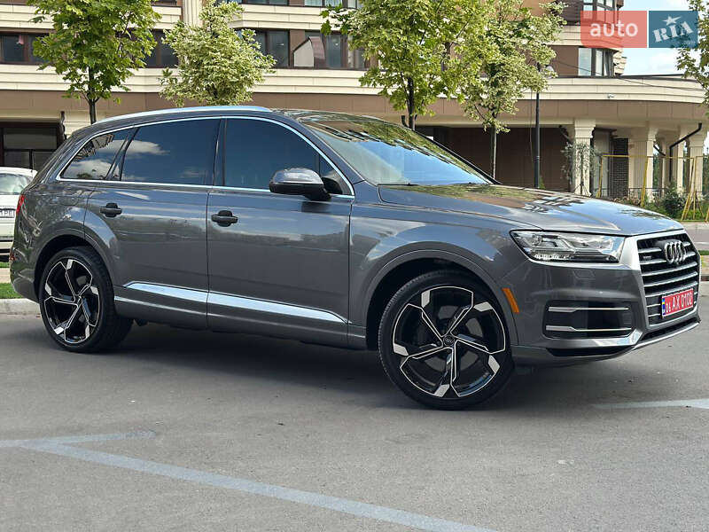 Внедорожник / Кроссовер Audi Q7 2019 в Киеве