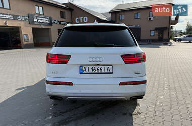 Внедорожник / Кроссовер Audi Q7 2016 в 