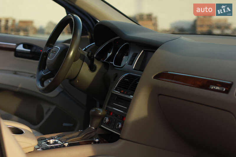 Внедорожник / Кроссовер Audi Q7 2014 в Киеве
