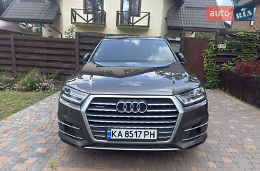 Позашляховик / Кросовер Audi Q7 2017 в 