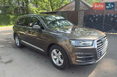 Позашляховик / Кросовер Audi Q7 2017 в 