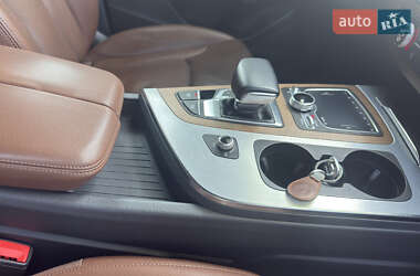 Позашляховик / Кросовер Audi Q7 2017 в 