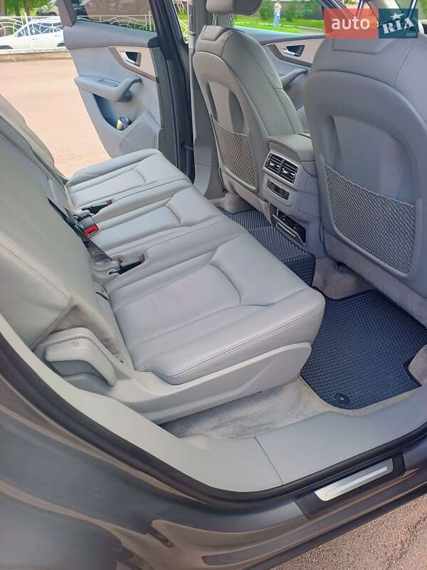 Позашляховик / Кросовер Audi Q7 2016 в Коростені