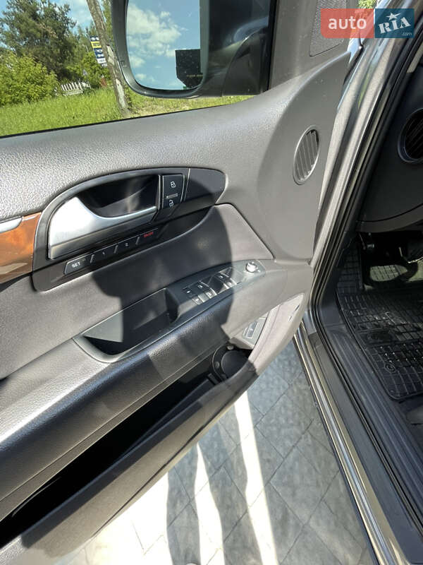 Внедорожник / Кроссовер Audi Q7 2011 в Новояворовске