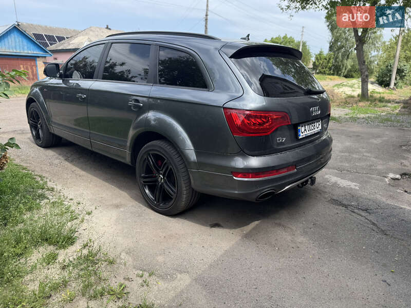 Внедорожник / Кроссовер Audi Q7 2015 в Черкассах