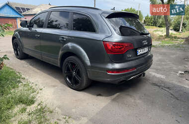 Внедорожник / Кроссовер Audi Q7 2015 в 