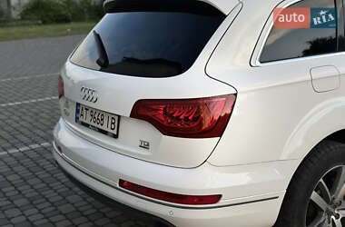 Позашляховик / Кросовер Audi Q7 2010 в 