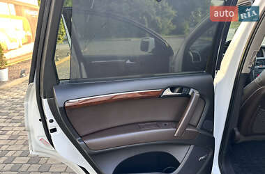 Позашляховик / Кросовер Audi Q7 2010 в 