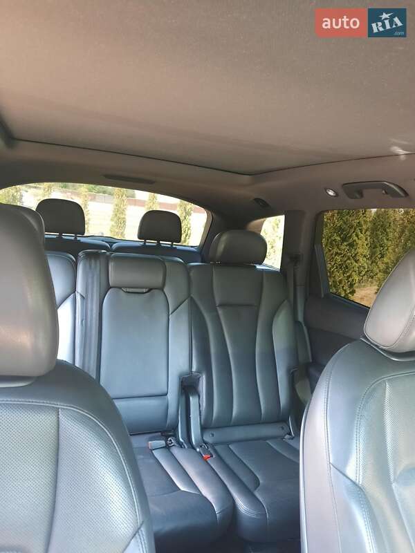 Позашляховик / Кросовер Audi Q7 2015 в Шептицькому
