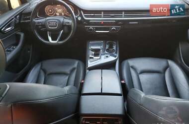 Внедорожник / Кроссовер Audi Q7 2016 в 