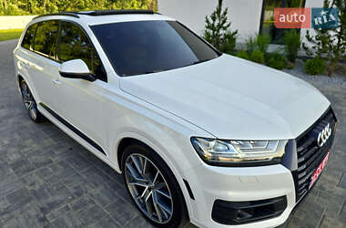 Позашляховик / Кросовер Audi Q7 2017 в 