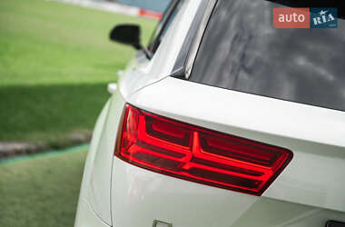 Внедорожник / Кроссовер Audi Q7 2017 в 