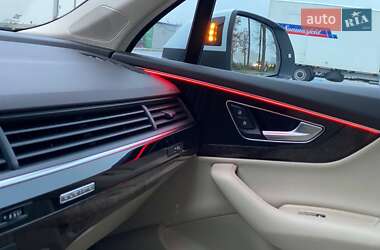 Внедорожник / Кроссовер Audi Q7 2018 в 