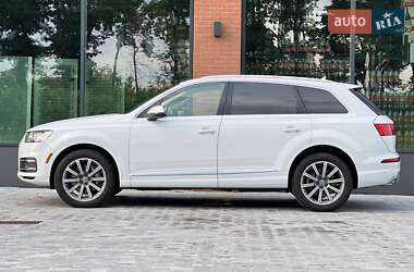 Внедорожник / Кроссовер Audi Q7 2018 в 