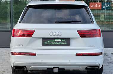 Внедорожник / Кроссовер Audi Q7 2018 в 