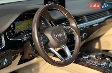 Внедорожник / Кроссовер Audi Q7 2018 в 