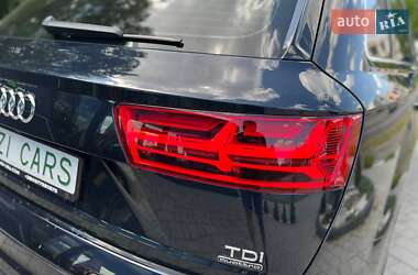Внедорожник / Кроссовер Audi Q7 2016 в 