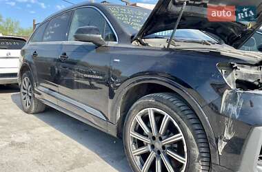 Внедорожник / Кроссовер Audi Q7 2019 в 
