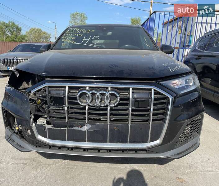 Внедорожник / Кроссовер Audi Q7 2019 в 