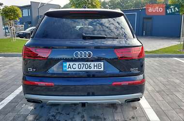Позашляховик / Кросовер Audi Q7 2016 в 