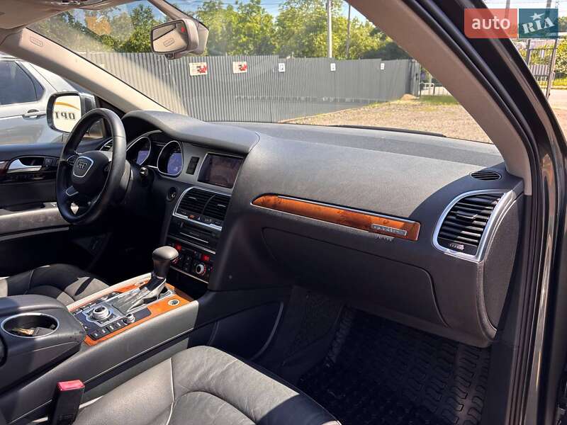 Позашляховик / Кросовер Audi Q7 2015 в Львові