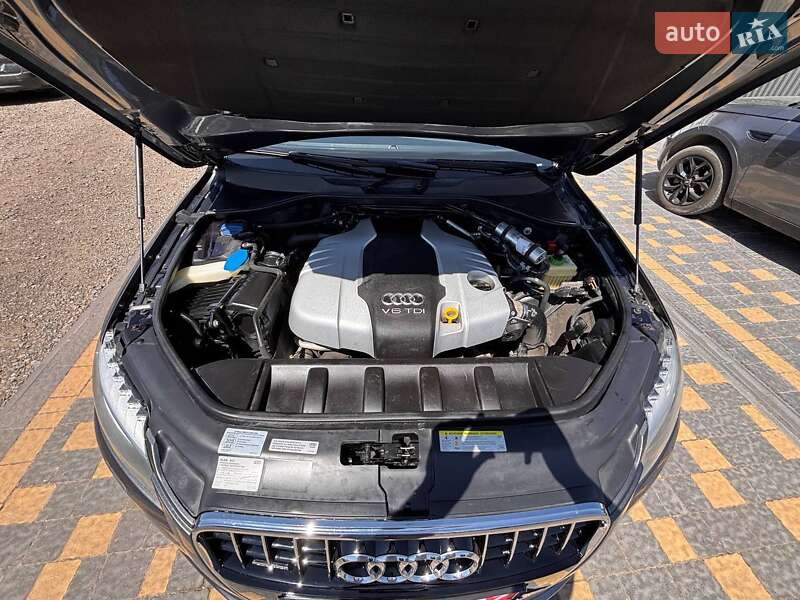 Позашляховик / Кросовер Audi Q7 2015 в Львові