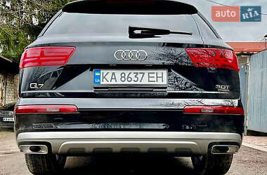 Позашляховик / Кросовер Audi Q7 2017 в 