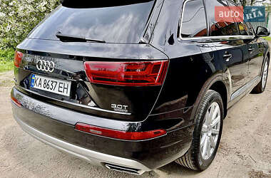 Позашляховик / Кросовер Audi Q7 2017 в 