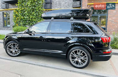 Внедорожник / Кроссовер Audi Q7 2017 в 