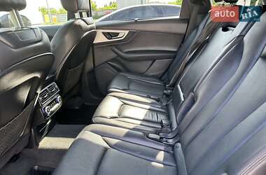 Внедорожник / Кроссовер Audi Q7 2017 в 