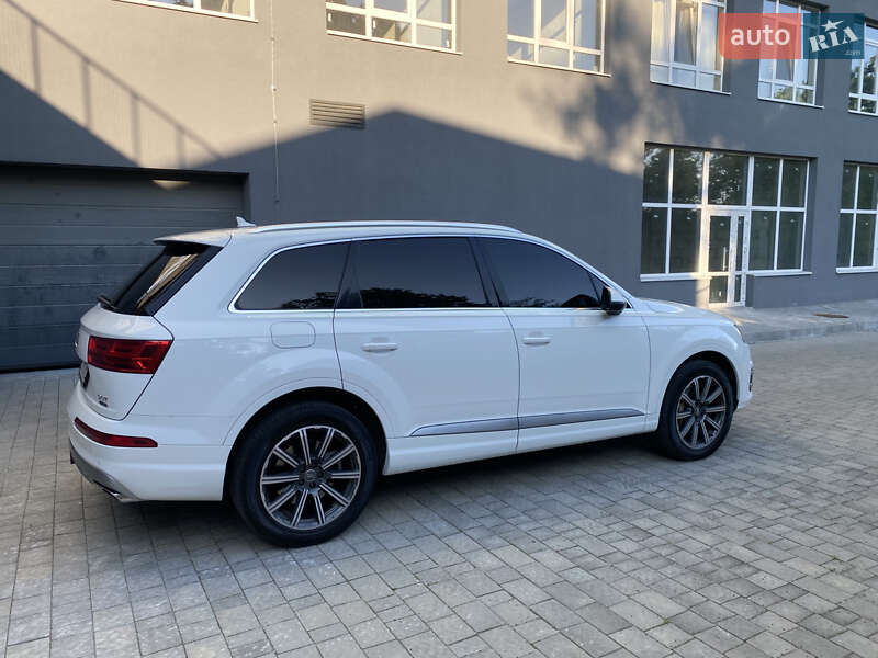Позашляховик / Кросовер Audi Q7 2016 в Львові
