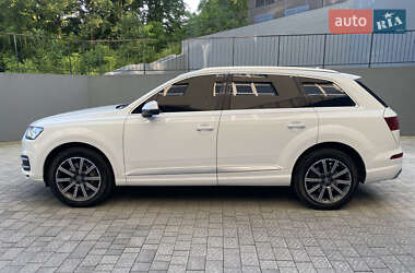 Внедорожник / Кроссовер Audi Q7 2016 в 