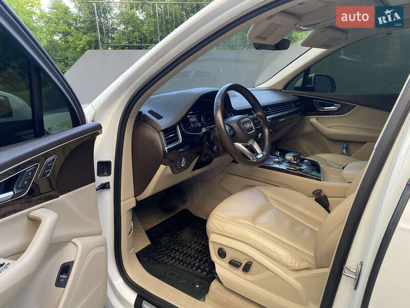 Позашляховик / Кросовер Audi Q7 2016 в Львові