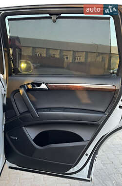 Внедорожник / Кроссовер Audi Q7 2012 в 