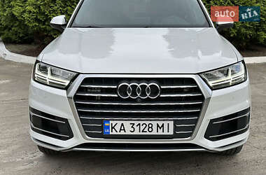 Внедорожник / Кроссовер Audi Q7 2017 в 